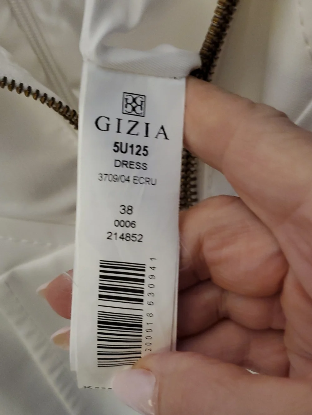 Gizia Sleeveless White Sheath Dress with Gold Zip-size 38 (US 2-4) - Picture 5 of 6